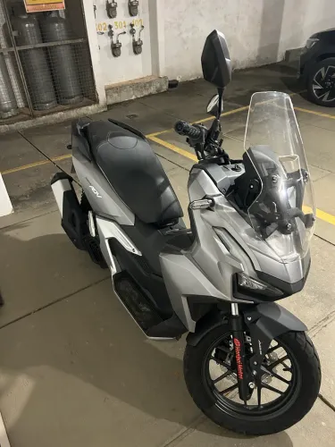 Honda ADV 160 Prata 2025
