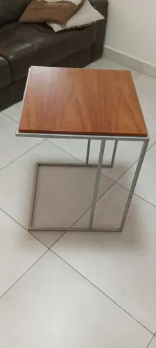 Mesa acoplada sofá
