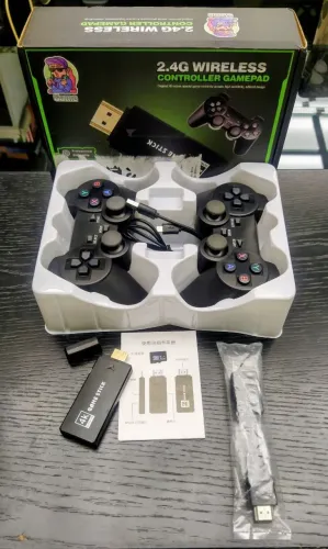 Game Stick 4K c/ 2 controles (32GB)