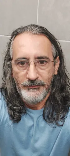 Modelista e Cortador de tecido 