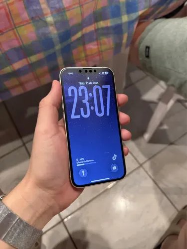 iPhone 13  v/t