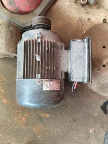 MOTOR 7,5 CV TRIFÁSICO USADO