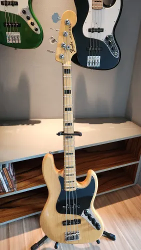 Contra Baixo Fender American Deluxe