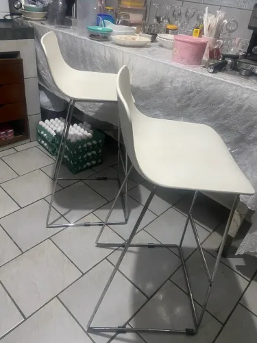 Duas banquetas lindas , novas