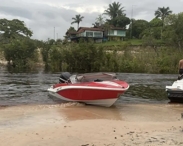 LANCHA GLASTRON GTR 160 - VERMELHO