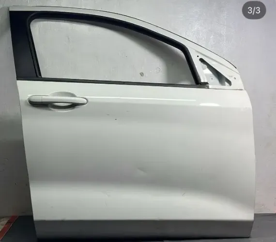 Porta dianteira direita Fiat cronos 2020