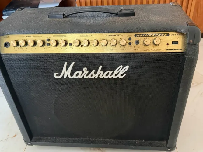 Amplificador Marshall Valvestate VS100 100W Made in England com Footswitch