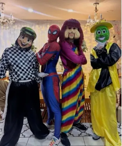 CARRETA ANIMAÇÃO PERSONAGENS VIVOS