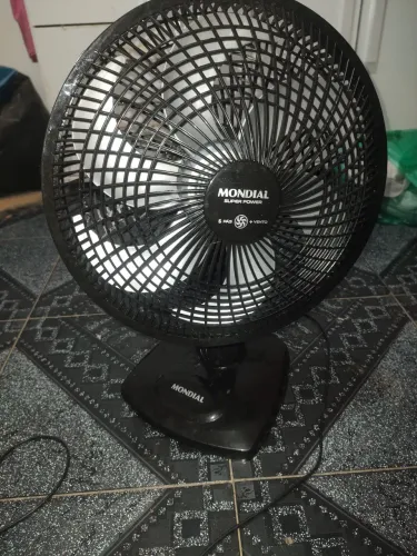 Vende-se ventilador mundial por 80 reais