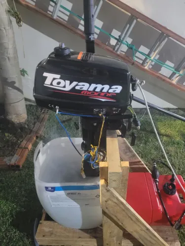 Vendo motor toyama 3.6 com tanque extra