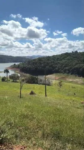 LINDO TERRENO BEIRA DA REPRESA PARAIBUNA