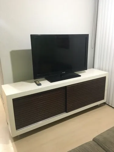 Rack para sala em madeira 
