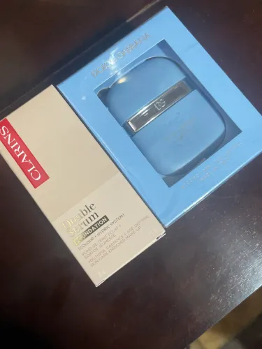 Kit base clarins double wear + perfume gel dolce gabbana light blue