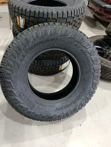 Vendo Pneus Pirelli