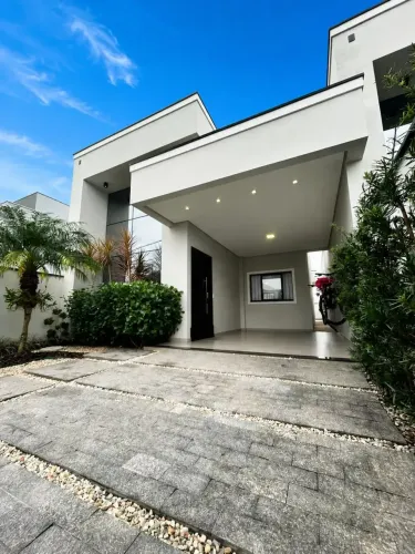 Casa Geminada para venda 3 dormitórios sendo 1 suíte! Em Tijucas