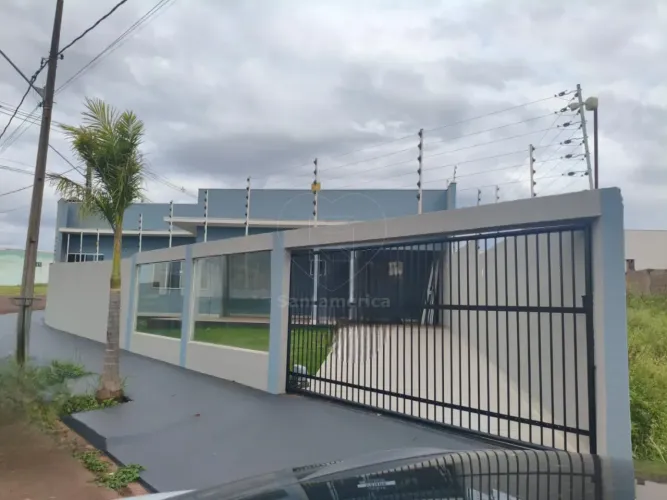 Casa à venda com 3 quartos, no Jardim Nobre, Zona Oeste em Rolândia