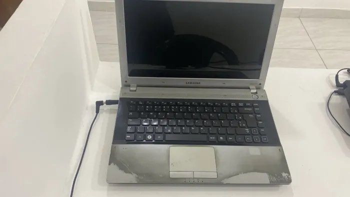 Notebook Samsung so funciona no carregador