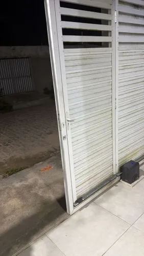 Serviço de motor de portão