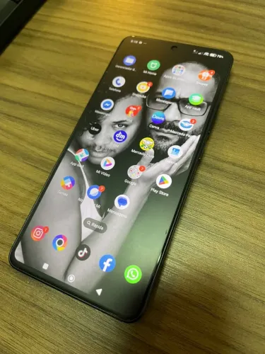 Vendo um poço x6 pro de 512 gigas 16 de RAM 5g sem marcas de arranhão