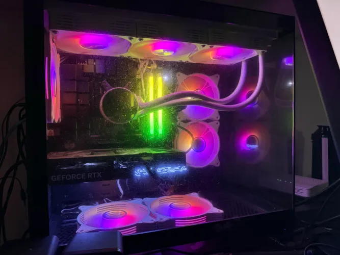 Pc gamer high-end 9800x3D + rtx 5070 top de linha