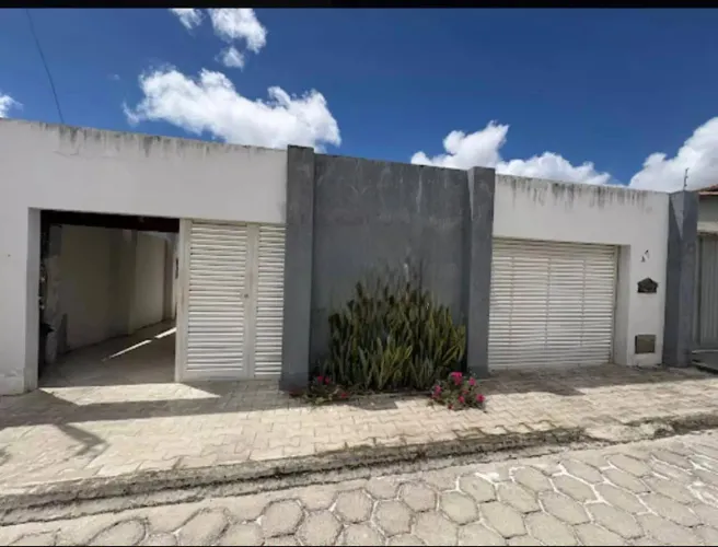 Casa à venda com 3 quartos, sendo 1 suíte - Vila Caraípe, Teixeira de Freitas, BA