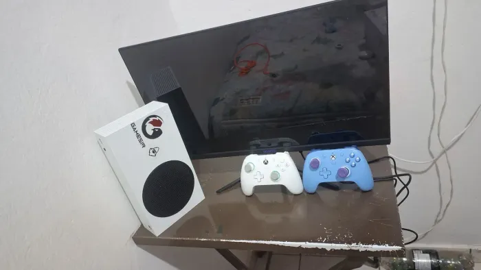 Xbox series S 512gb 120fps com monitor gamer