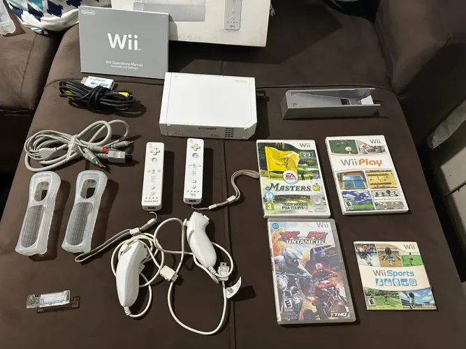 Nintendo Wii Desbloqueado Completo + Caixa Original + 2 Controles + Jogos Originais + HDMI