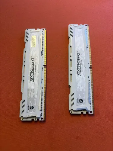Memórias RAM Crucial Ballistix Sport LT 8GB DDR4 2400MHz (COM DEFEITO)