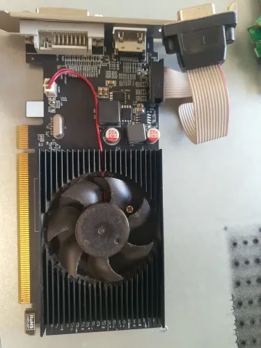 Placa de Vídeo AMD Radeon R5 230
