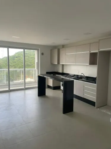 Apartamento com 02 Dormitórios na Praia Brava