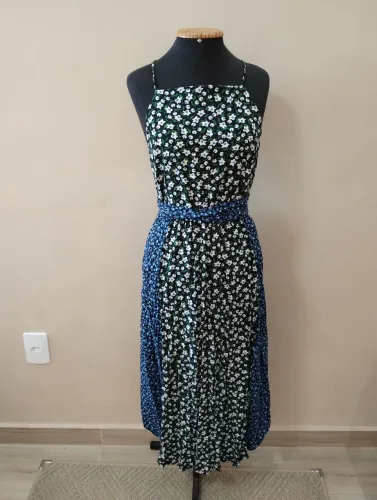 Lote de roupas para brechó