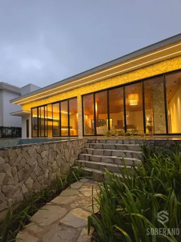 Casa de Alto Padrão com 6 Suítes no Águas da Serra, Piscina Aquecida, Prainha e Jacuzzi |