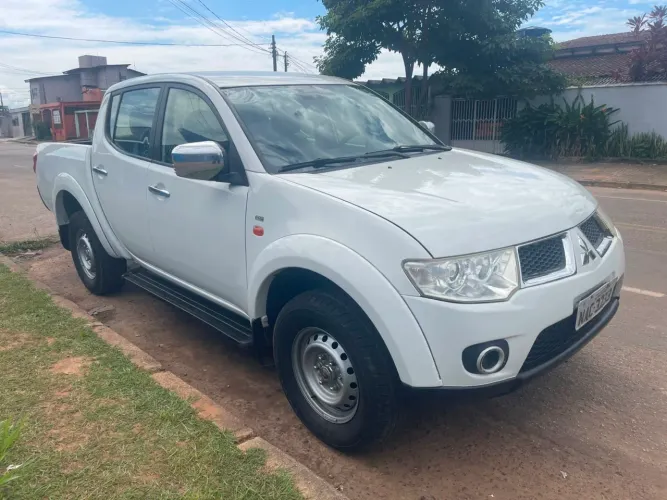 Mitsubishi L200 Triton GLX 3.2 CD TB Int.diesel MEC 2013