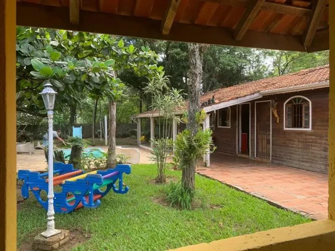 Chacara com 5000m² de terreno, murada, piscina, acesso Carvalho Pinto