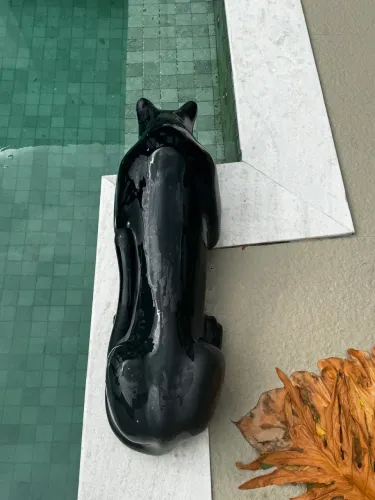 ESCUlTURA PANTERA NEGRA