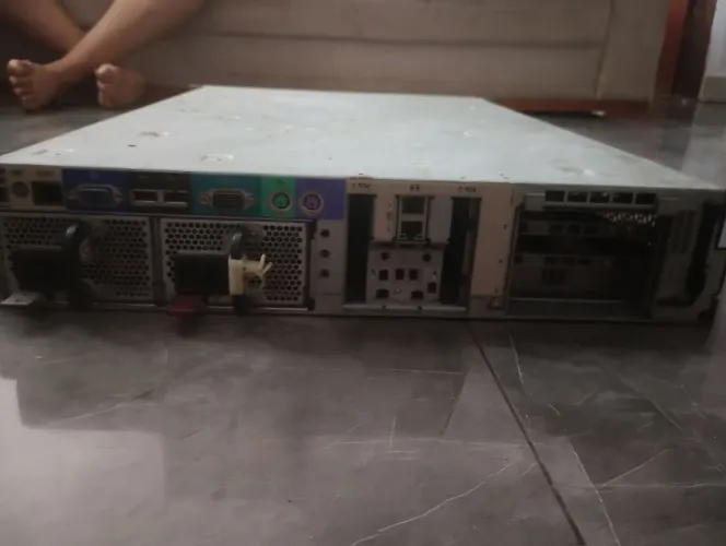 SERVIDOR HP PROLIANT 380G5 ( 2 UNIDADES, 2500 O OPERANDO E O EM STANDBY 2000)