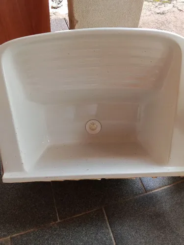 Vendo tanquinho de lavar roupas. Só venda.