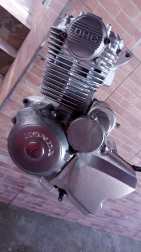 Motor Strada 200