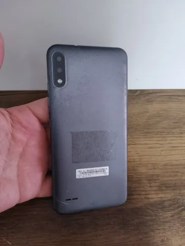 LG k22 com a tela quebrada