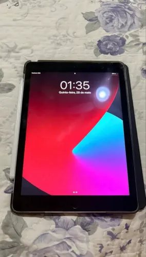 Ipad Air 2 praticamente NOVO!! Bateria 90% todo original com carregador também