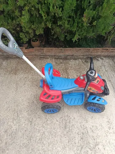 Quadriciclo infantil