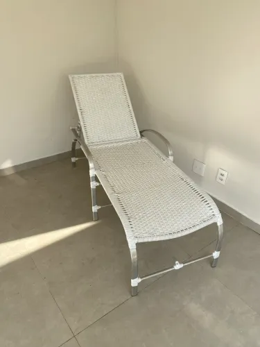 Vendo espreguiçadeira para piscina