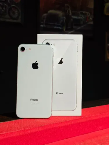 iPhone 8 64Gb Impecável 
