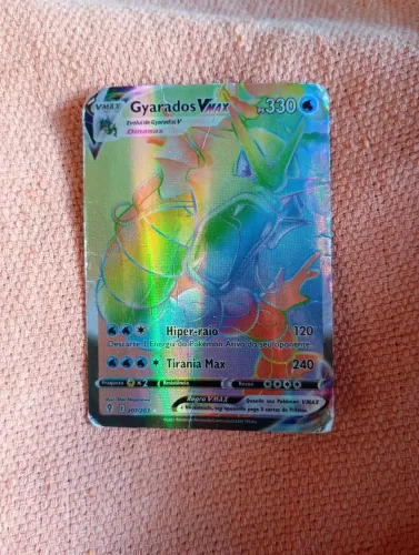 Carta Pokémon Gyarados VMAX Arco-Íris (207/203) - Original Copag