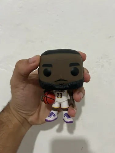 FUNKO POP LEBRON JAMES 