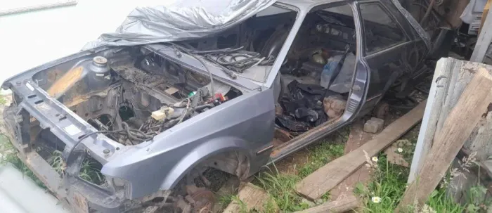 Lataria carcaça Escort 89 para recuperar outro que esteja ruim