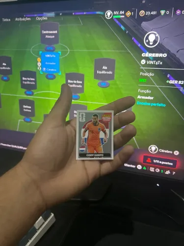 FIGURINHA GAKPO PRATA 2026
