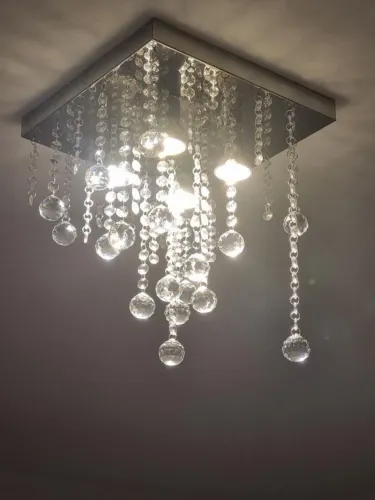 Lustre com 4 lâmpadas 