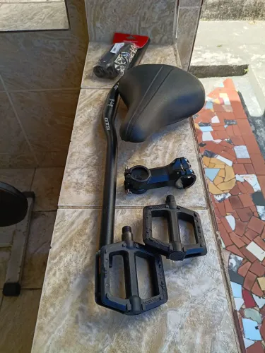 Assessório de bicicleta vendo tudo por 200 reais