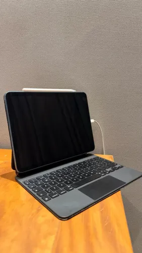 Ipad air 5 64gb + apple pencil e teclado